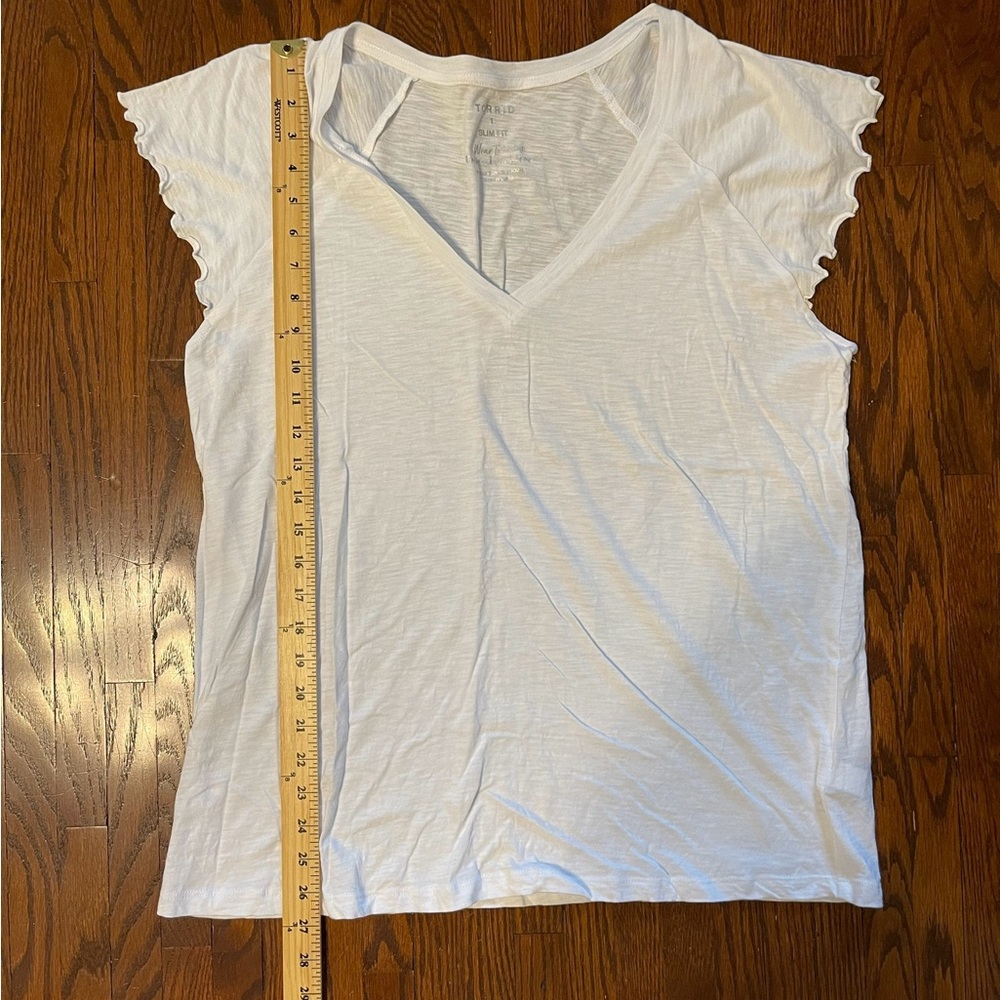 Torrid Slim Fit Flutter Sleeve Top.  Size 1 (1X)